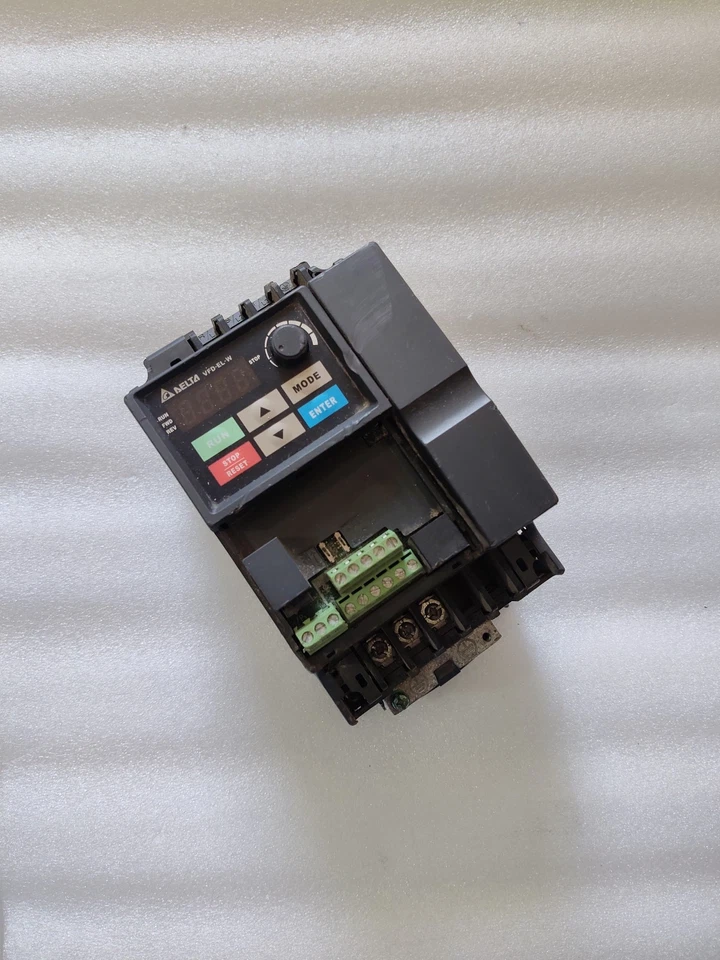 DELTA ELECTRONICS VFD015EL21W-1 2HP VFD